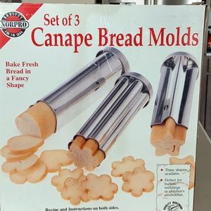 Norpro Canapé Metal Bread Pans Molds 3 in Set Flower Star Heart In Box